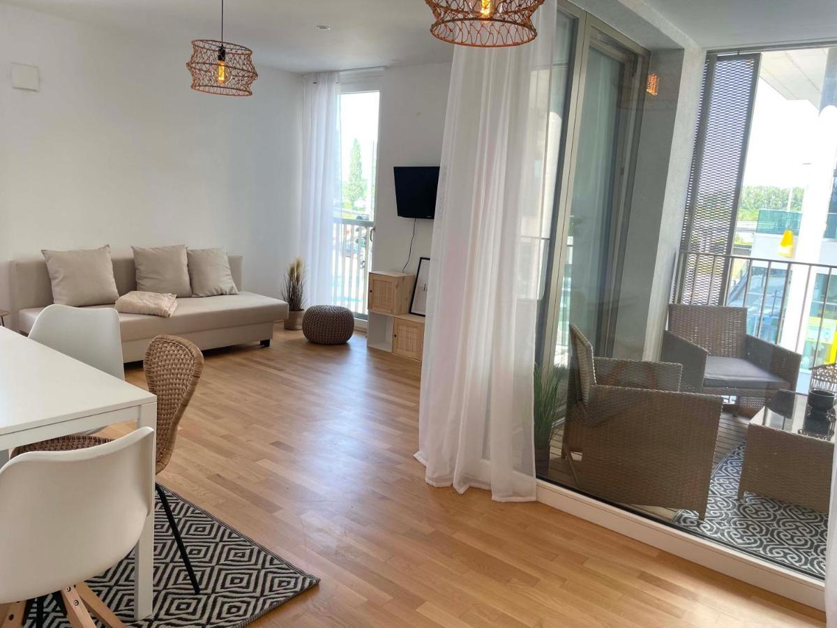 Urban Oasis: Stylische Wohnung Vienna Exterior photo